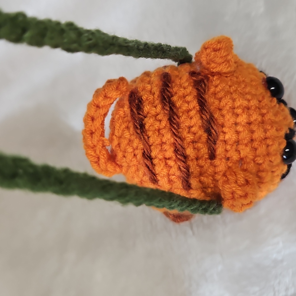 Crochet Cat On Swing Amigurumi Charm - Picture 4 of 5